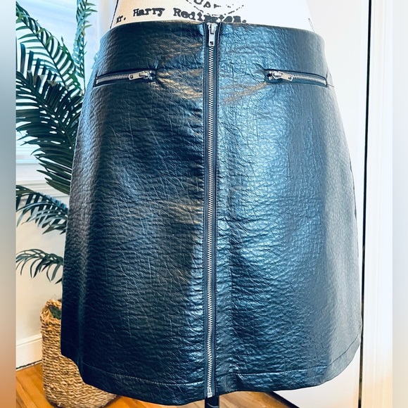 COTTON Faux Leather Skirt with Zipper Accents NWOT - Picture 1 of 7